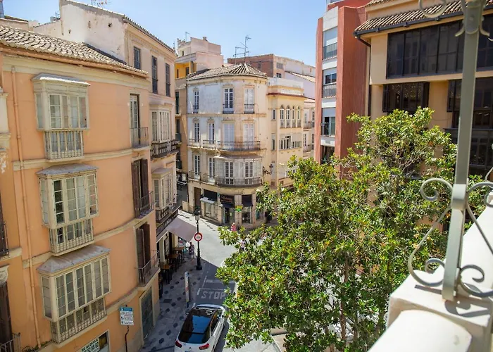 C74 - Marvelous 3 Bedroom Apartment In Historical