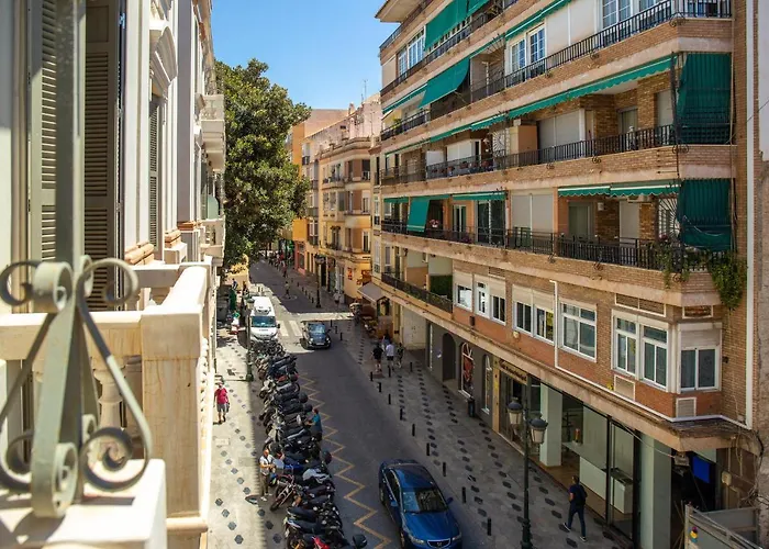 C74 - Marvelous 3 Bedroom Apartment In Historical