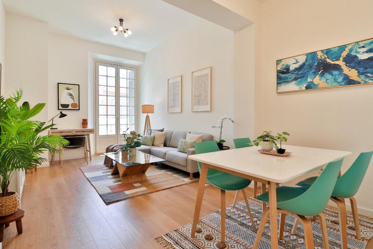 Apartment C74 - Marvelous 3 Bedroom In Historical Malaga